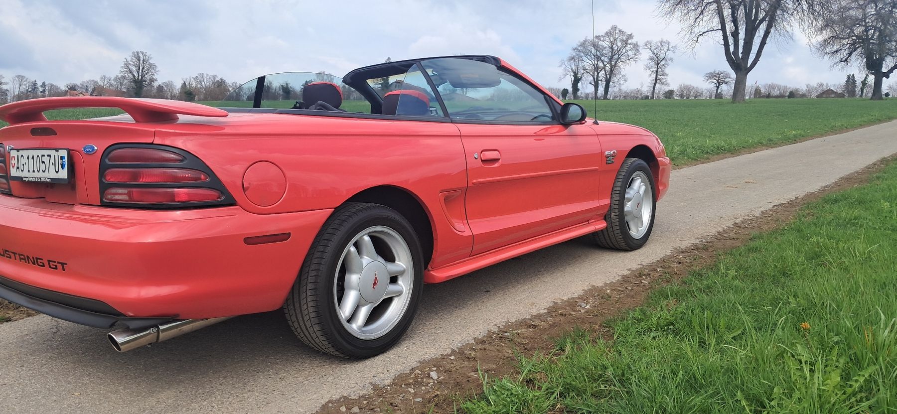 Ford Autos: Mustang 5L V8  77000km 1996 – D'occasion à Suhr par Cipo975