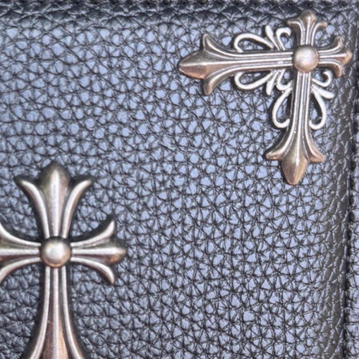 Chrome Hearts Portafogli: Gothic Cross Leather Wallet - Black with silver cross  – Nuovo e nell'imballaggio originale da Caviano venduto da reselleo21 2