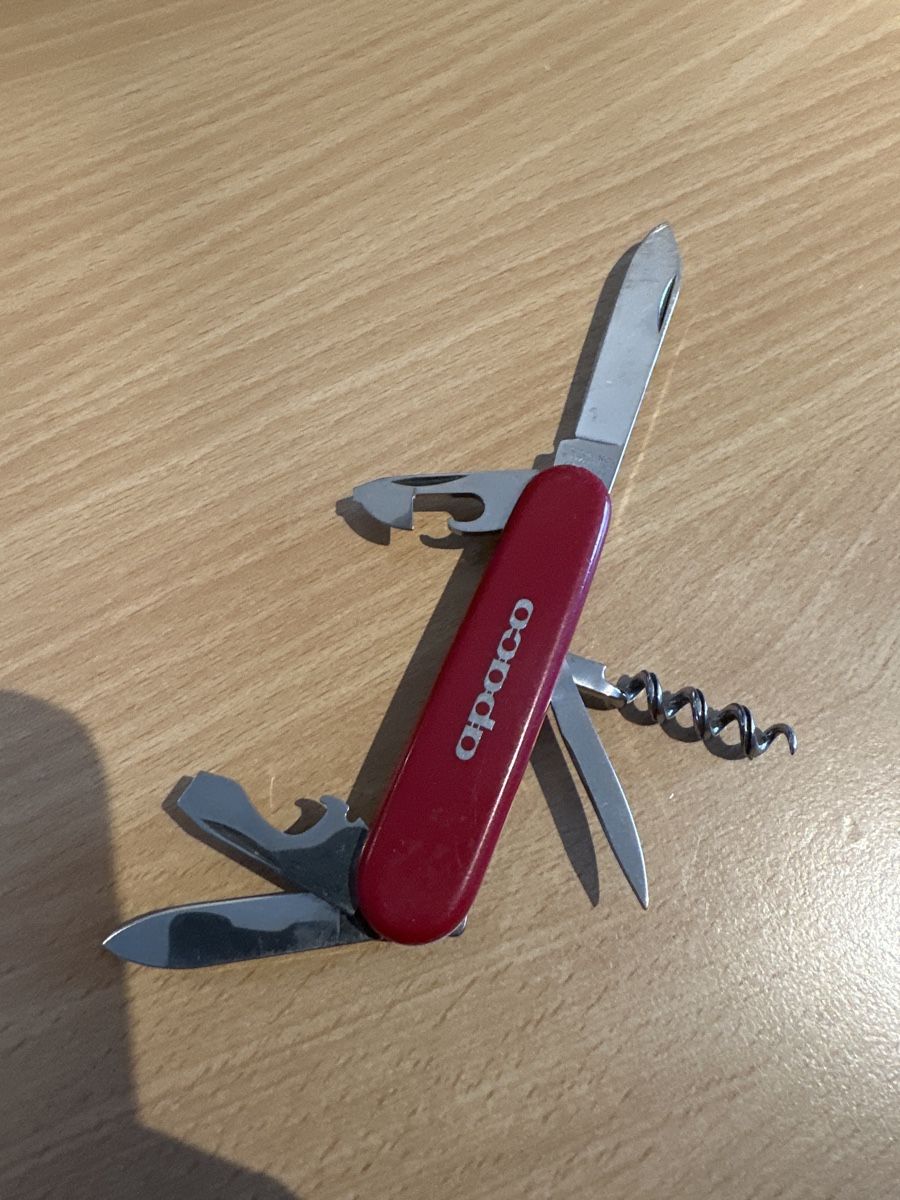 Coltelli tascabile: Rotes Apaco Taschenmesser – Usato da Dulliken venduto da Zuchu