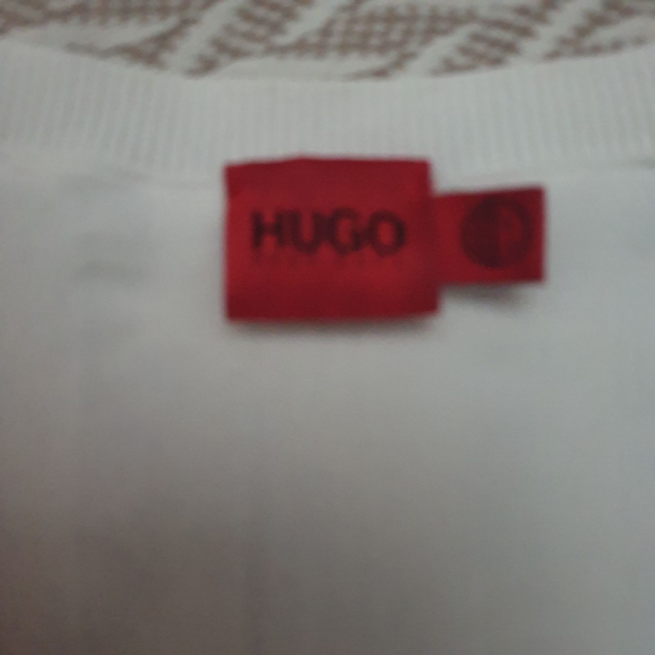 Hugo Boss T-shirts: Hugo Boss, schönes Shirt Gr. L – D'occasion à Frenkendorf par Moon111 2