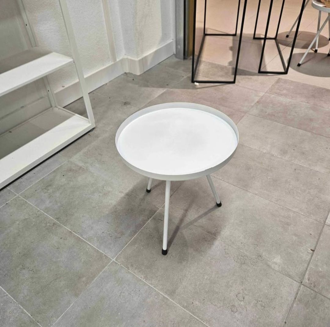 Tavoli: Table basse blanche moderne – Nuovo (secondo la descrizione) da St-gingolph venduto da mel_6vrj