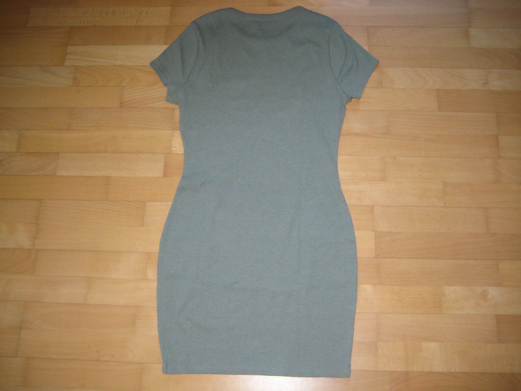 Vestiti & Gonne: Tshirtkleid olive Grösse XL – Usato da Dietlikon venduto da kue_6cd5 1