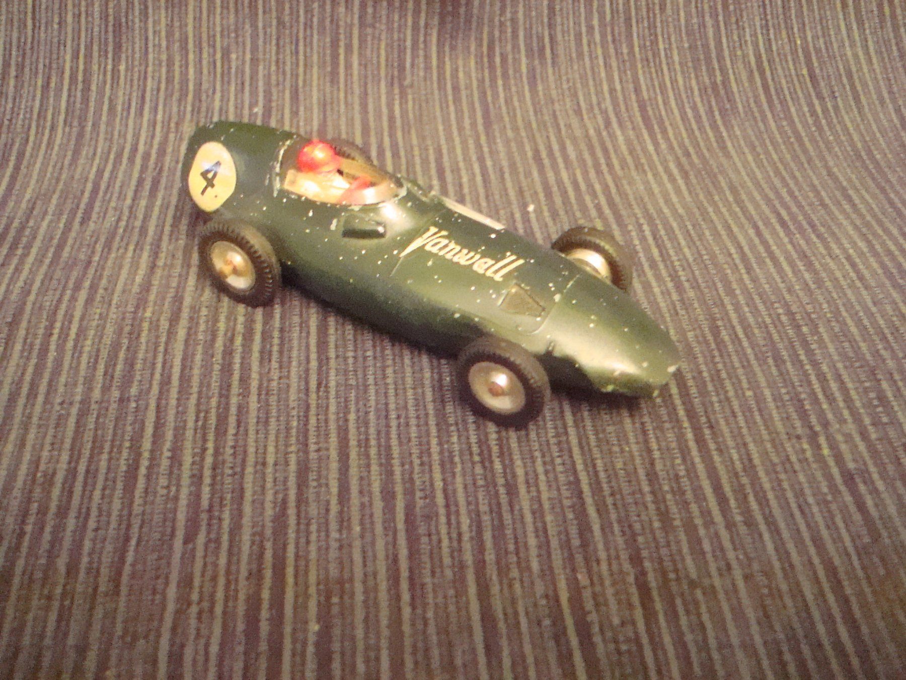 Solido Modellini d'auto: Solido - Rennwagen Vanwall F1 – Usato da Neuenegg venduto da flohcante