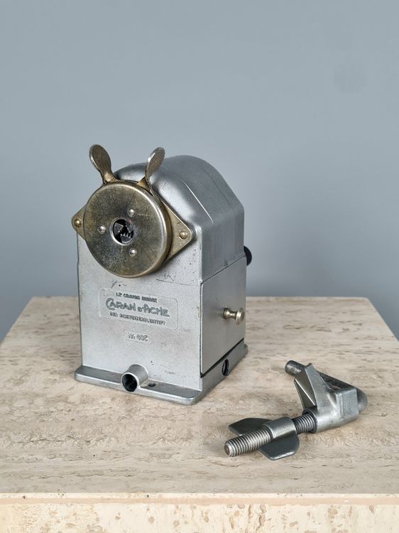 Caran D`Ache Bleistiftspitzmaschine Metall
