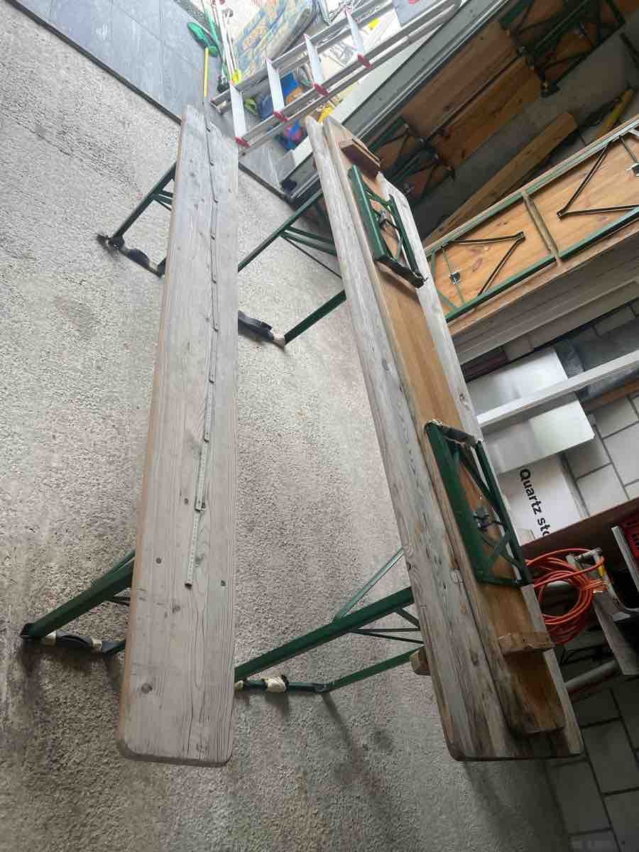 Set di tavolo e panche: Festbank garnitur – Usato da Boningen venduto da LAZ