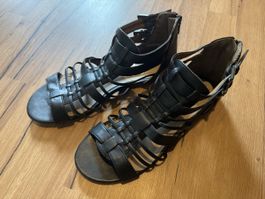 Hochwertige S. Oliver Ledersandale mit Riemen Gr. 39