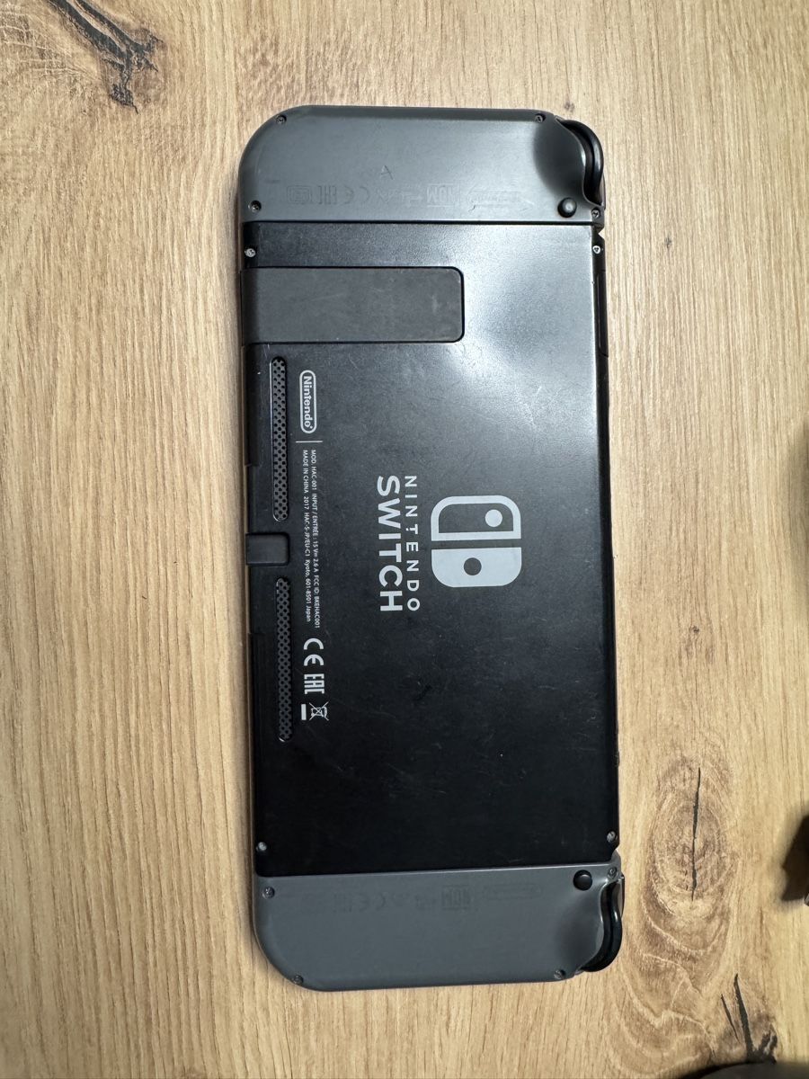 Nintendo Console: Nintendo Switch Bundle - Konsole, Dock, Controller🎮🕹️  – Usato da Biberist venduto da etesummer 7
