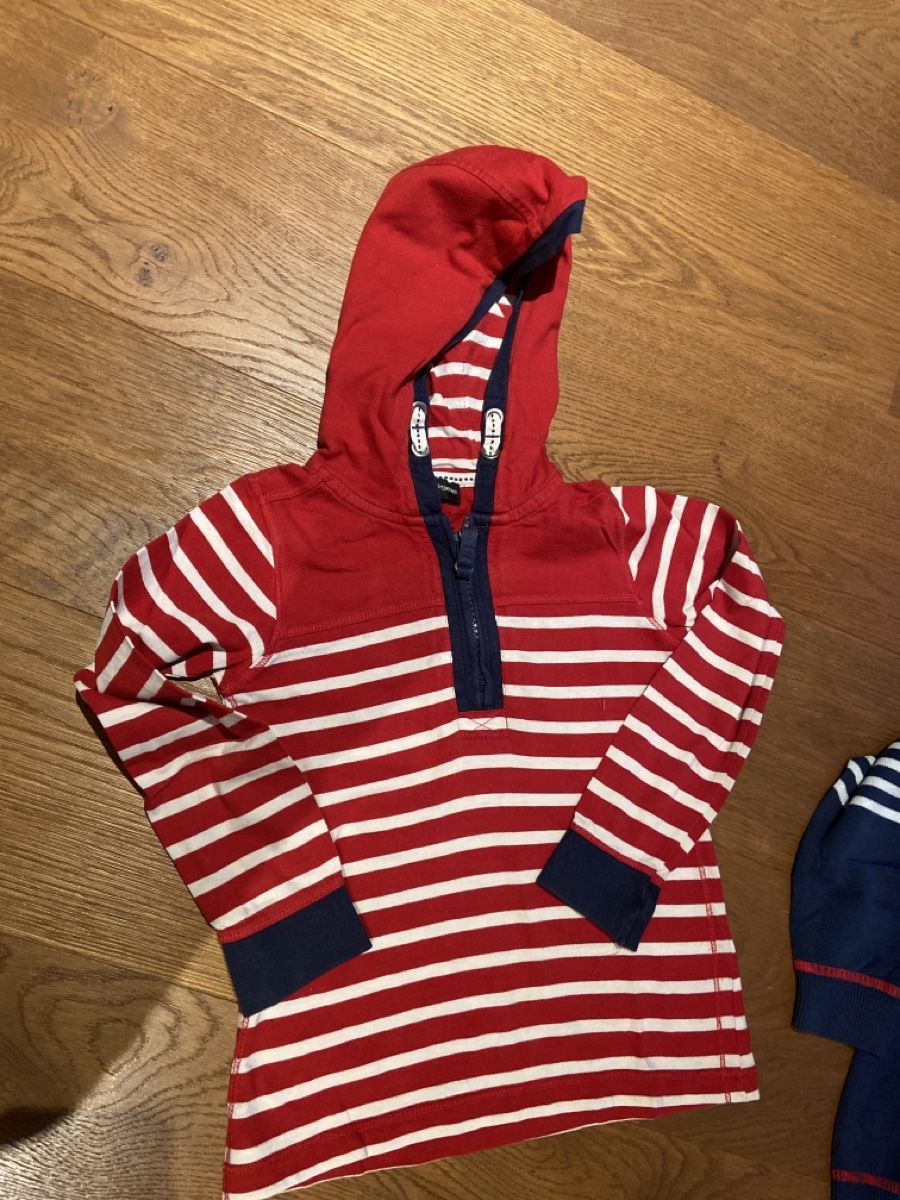 Maglioni & Felpe: Gr.116 Pullover &Langarm Shirt – Usato da Pratteln venduto da Nala78 1