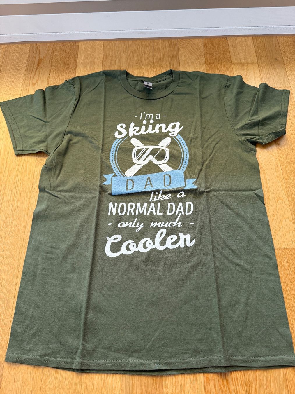 T-shirts: T-Shirt (x4) Ski - Gr. Medium – D'occasion à Baden par polveres 3