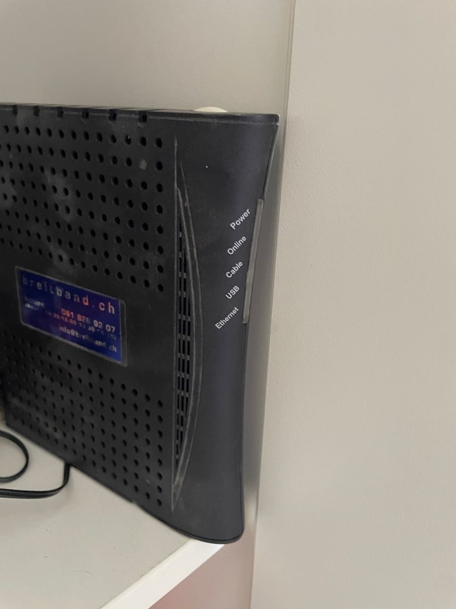 Arris Modem & Router: Kabelmodem Arris CM450A/CE mit Netzteil gebraucht – Usato da Reinach BL venduto da E60M5 1