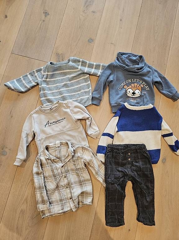 Lotti & Set di vestiti: Pullover & gefütterte Hose 86 – Usato da Hauenstein venduto da Desey