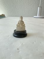 Magnifique ancien petit bouddha sculpté 