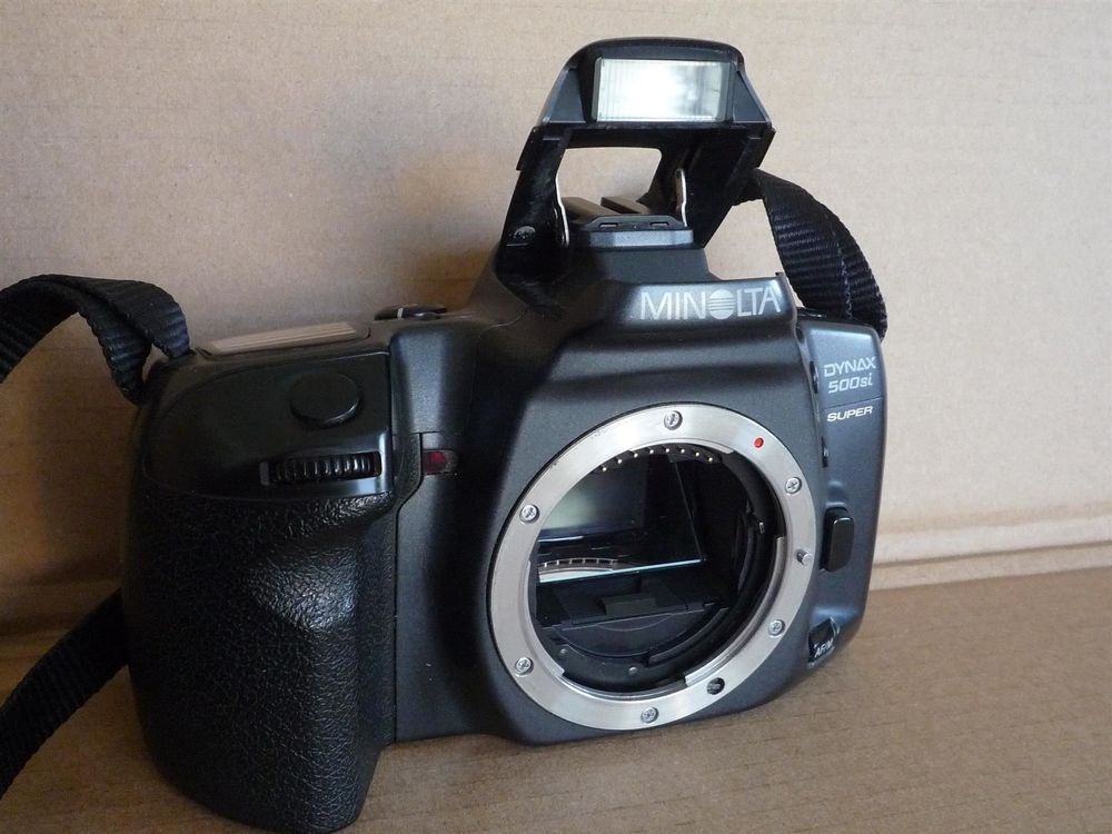 Minolta Fotocamera: Minolta Dynax 500si  Kameragehäuse ok, nur -  Batteriedeckel – Usato da Flims Waldhaus venduto da Gutveina 8
