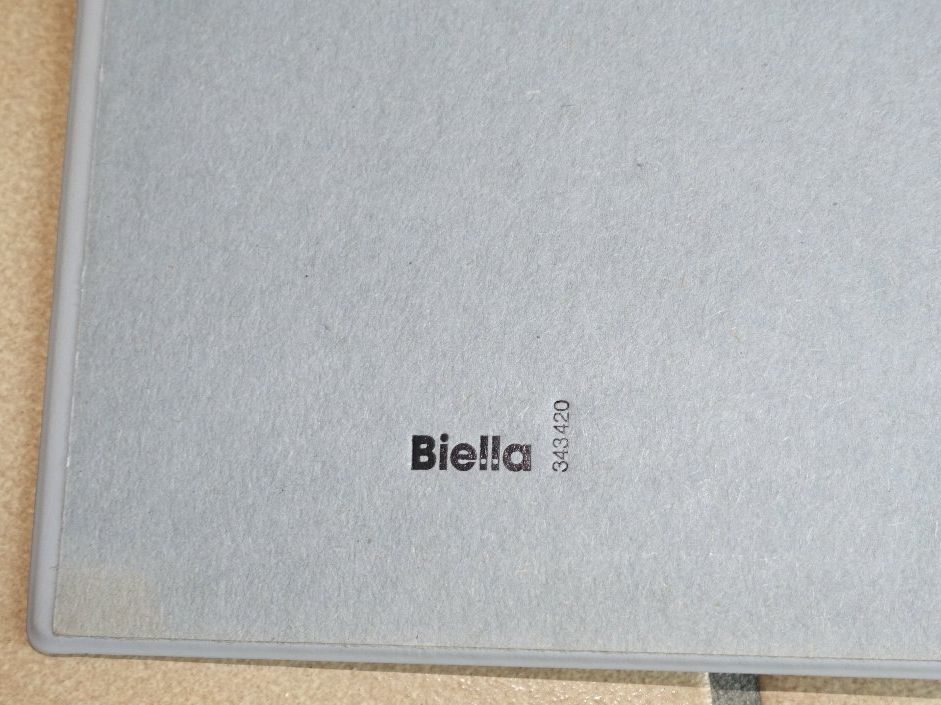Biella Classeurs: Schwarze Dokumenten-/Unterschrieftsmappe, Biella – D'occasion à Pâquier-Montbarry par phi_5v2r 2