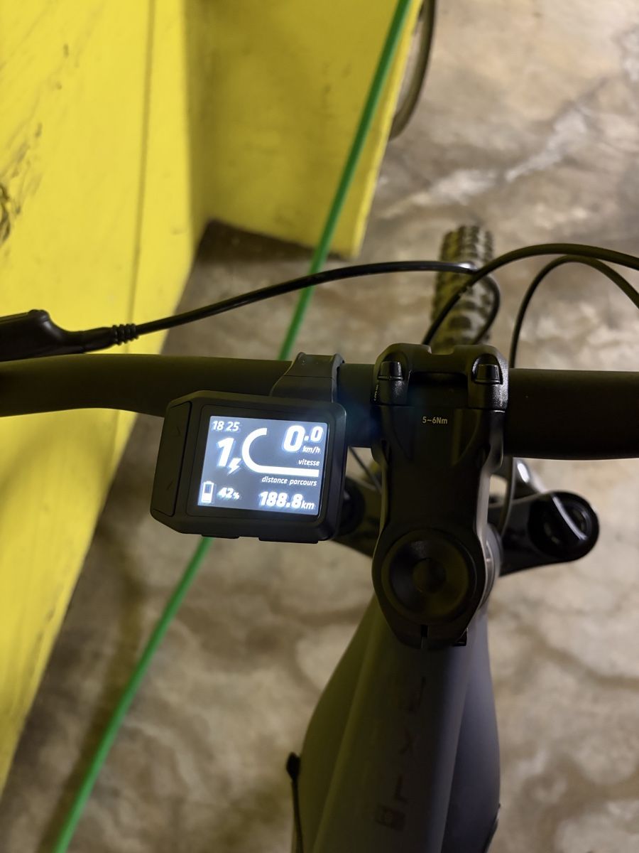 Biciclette: VTT électrique Rockrider 520 Explore – Usato da reconvilier venduto da michtouf 3