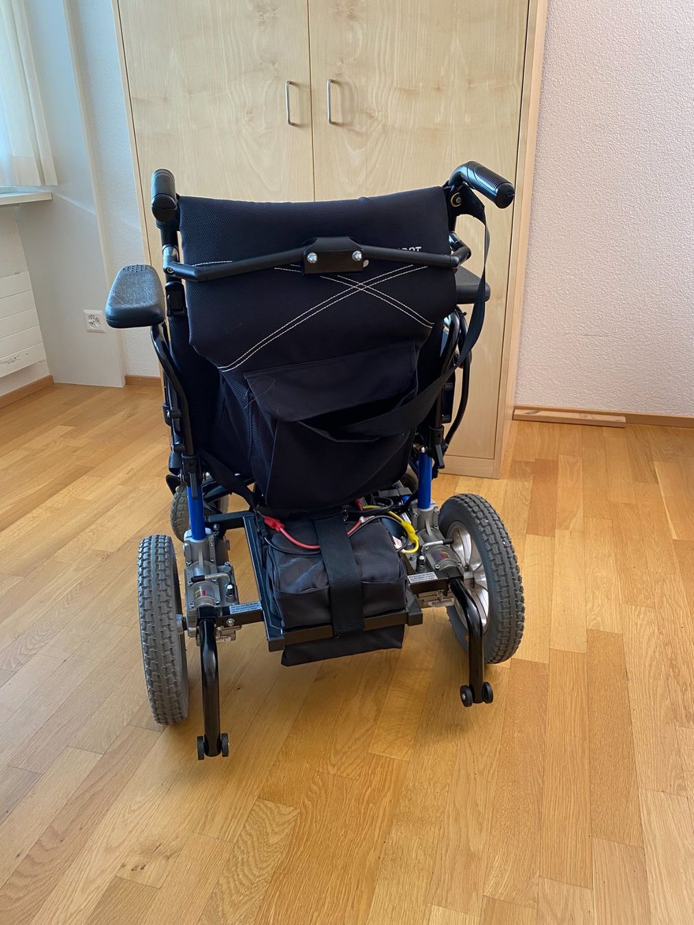 Rollstühle: Elektro-Rollstuhl Traveller "Comfort" – Gebraucht aus Wohlen AG von rza_p8xv 1