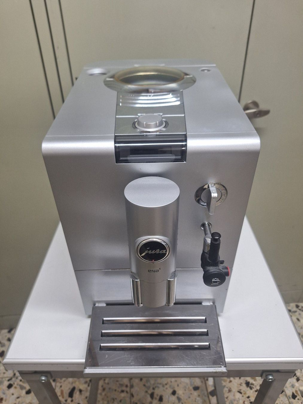 Jura Macchine per caffè & Macchine per espresso: Machine à café JURA ENA 5 – Difettoso da Laconnex venduto da Patkek29