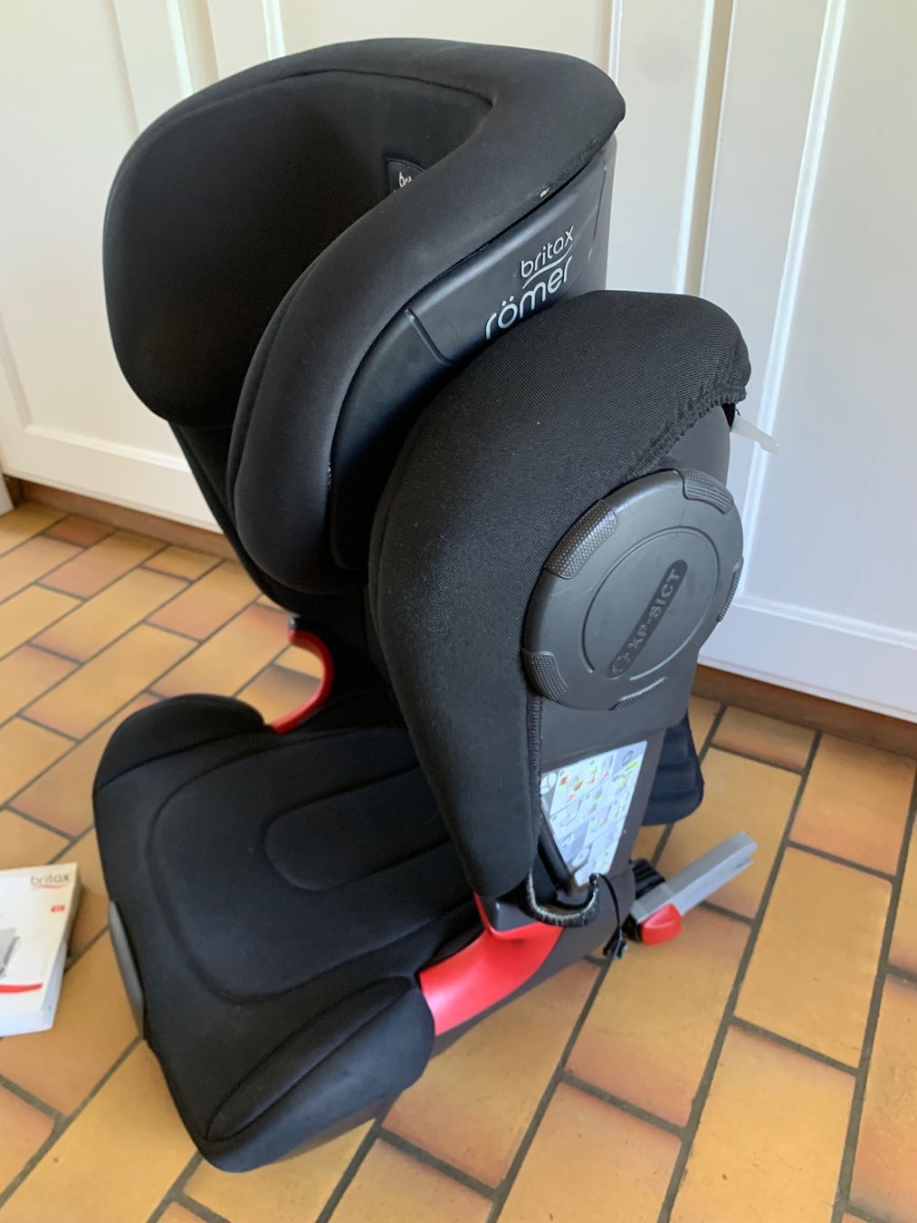 Britax Römer Seggiolini per auto: Britax Römer Kidfix XP schwarz – Usato da Obfelden venduto da Zocci 2