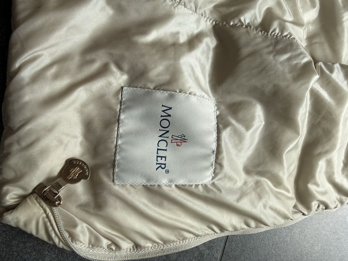 Moncler Autres vêtements fille: Moncler Weste 164cm – Neuf (Voir description) à Ebikon par nat_jzh5 3