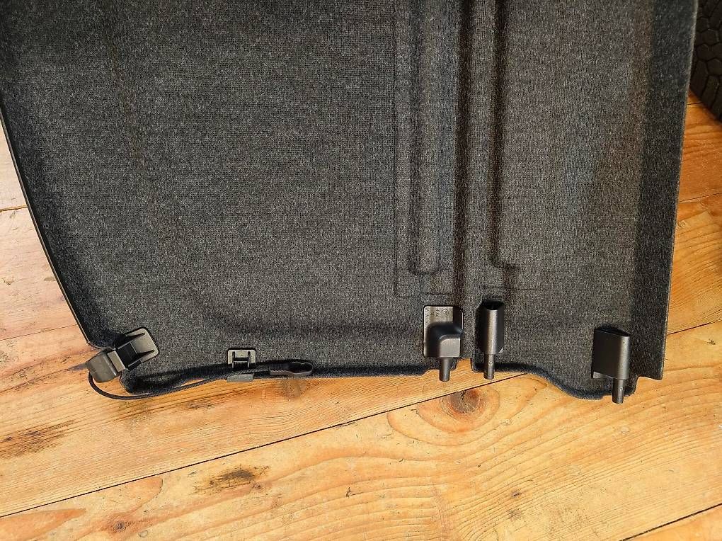 BMW Tutti pezzi di ricambio auto: BMW X1 Laderaumabdeckung – Usato da Uetikon am See venduto da kaefer61