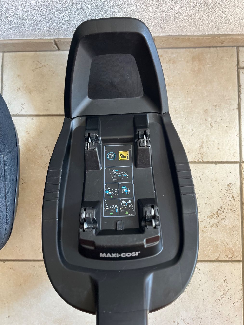 Maxi-Cosi Seggiolini per auto: Maxi Cosi Sitz und Basisplatte – Usato da Mumpf venduto da Schmidelli 5