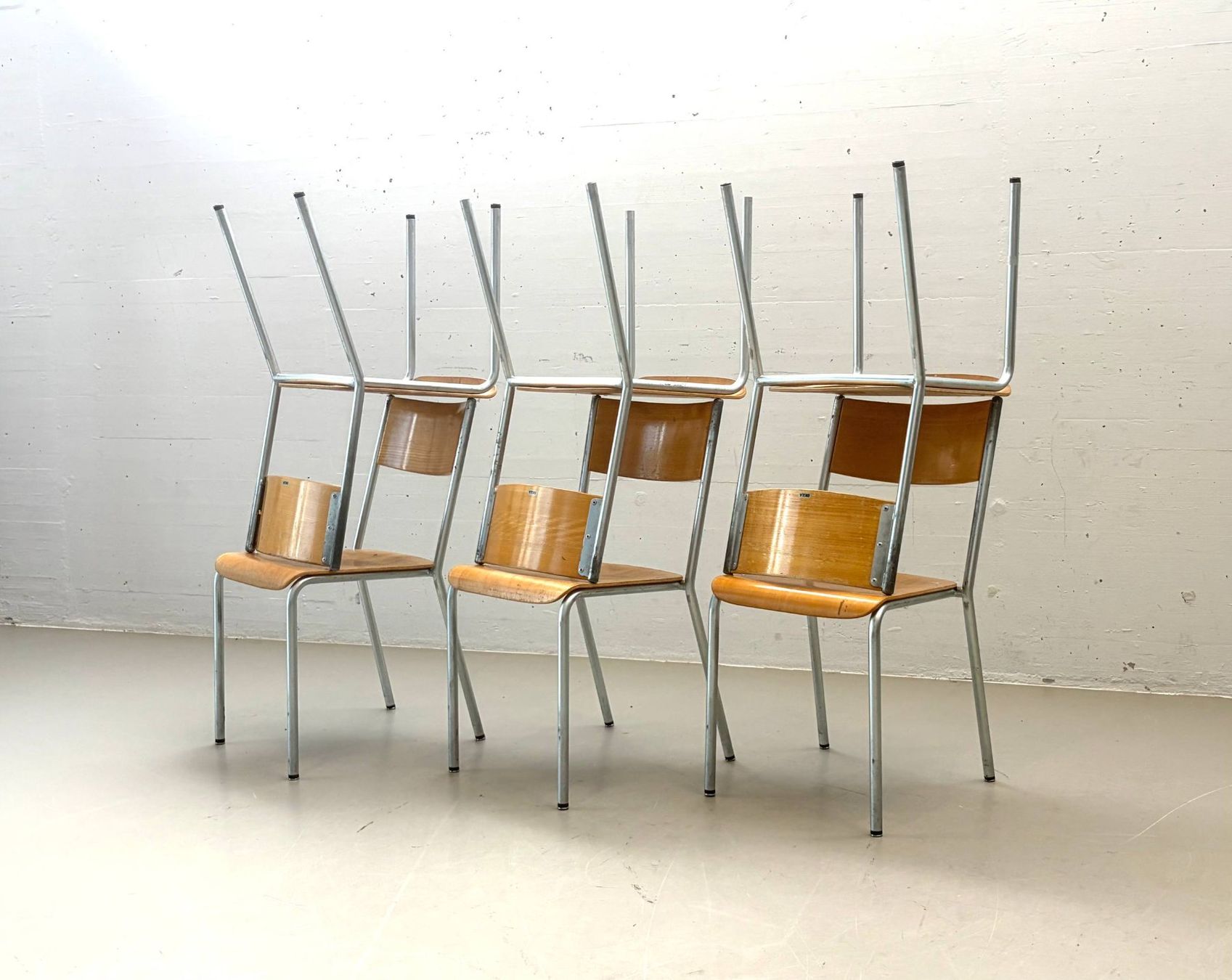 Bigla Stühle: Originale Bigla Stapelstühle – Schweizer Designklassiker – Gebraucht aus Zürich von LeMoege 6
