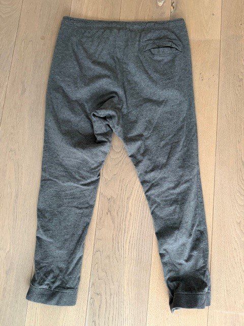 Nike Pantaloni: Nike Trainingshose Jogginghose Grau Grösse L – Usato da Bern venduto da howi72 2
