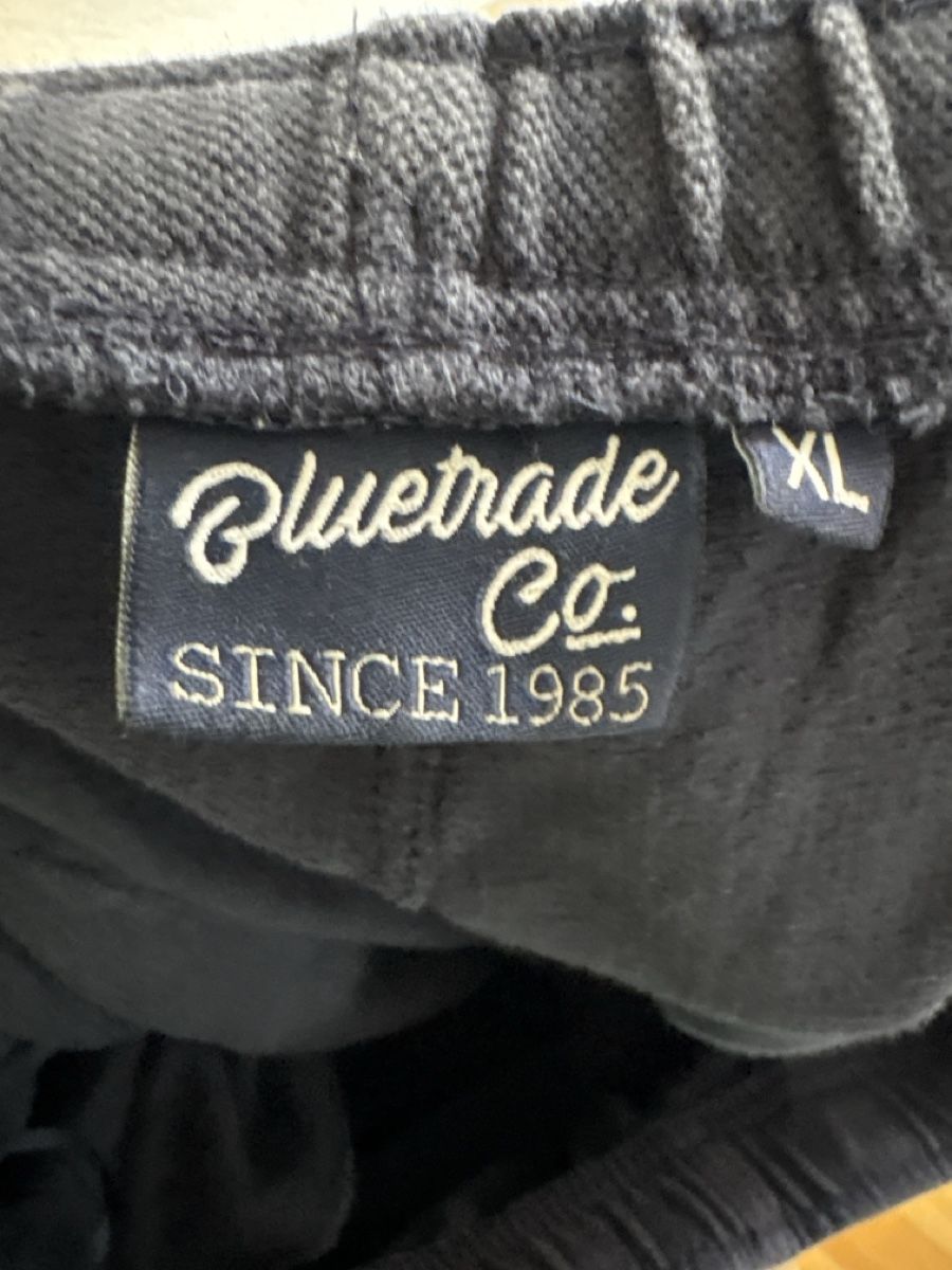 Pantaloni: Kurze Hosen – Usato da Zürich venduto da MiboBibo4 2