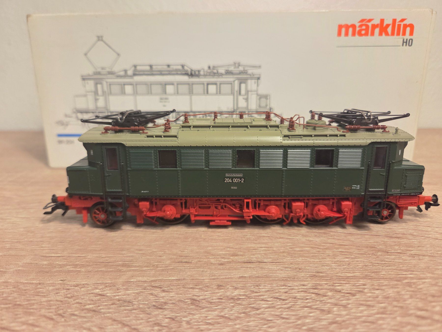 Märklin Modellini di ferrovie: Märklin 3449 E-Lok BR 204 DB H0 – Nuovo e nell'imballaggio originale da St-Aubin-Sauges venduto da Lo_Go 1