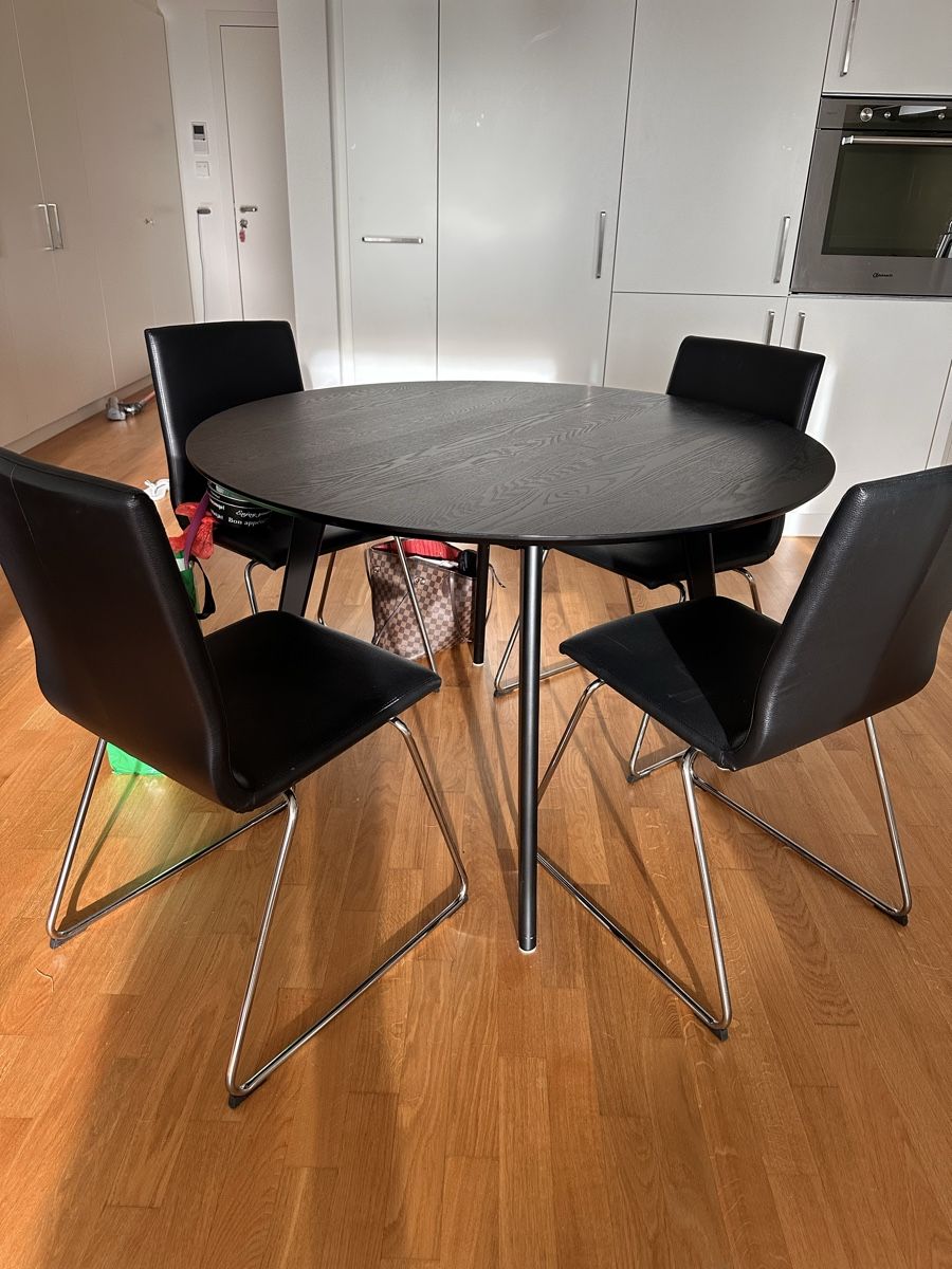 Tavoli: Dining table – Usato da Zürich venduto da ana_5gpf