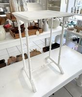 Filigranes Tischchen, weiss lackiert, gedrechselt - 20er J.