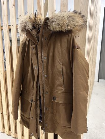 Peuterey Daunenparka braun mit Fellkapuze Grösse 46
