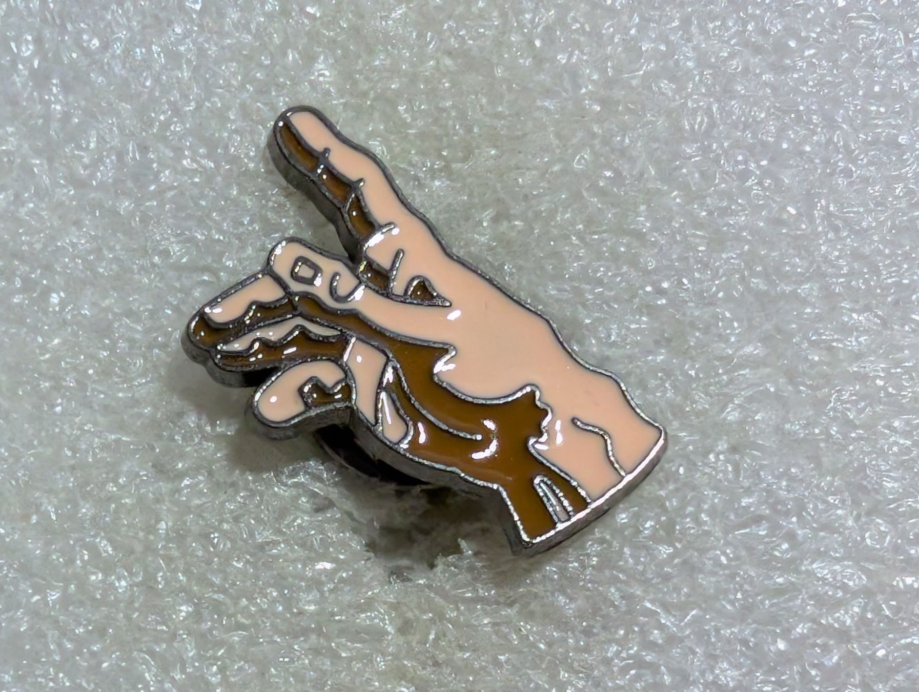 Placchette & Badge: Ansteckpin 106: Hand – Usato da Oppligen venduto da Pin-Fall-Shop