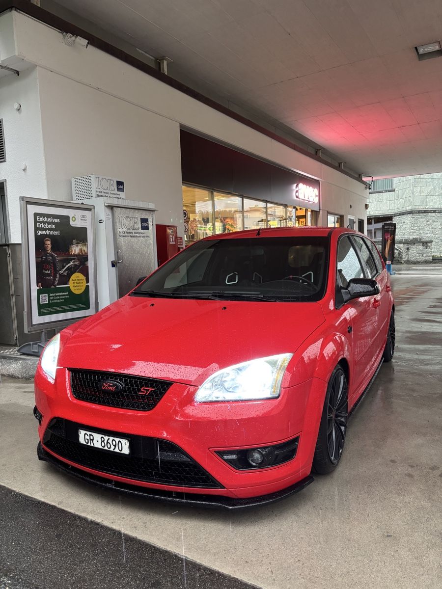 Ford Autos: Ford Focus ST Kombi – D'occasion à Champfèr par MangoMangi 2