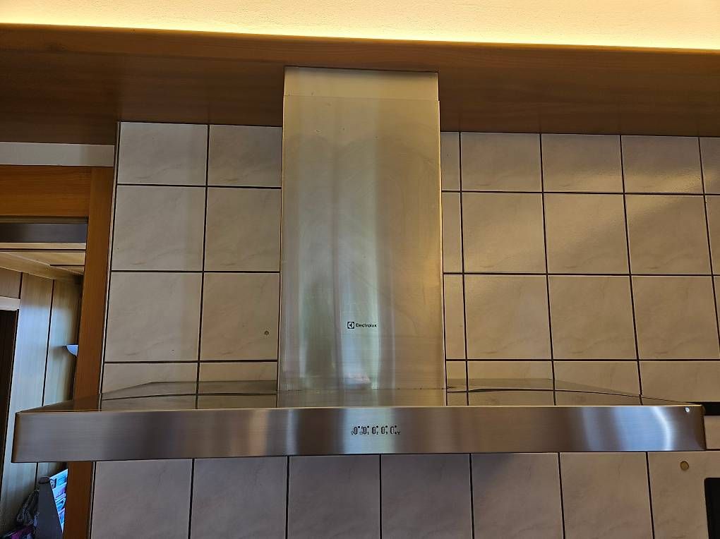 Dampfabzug: Electrolux Dunstabzugshaube – Gebraucht aus Märstetten von ric_xqq2