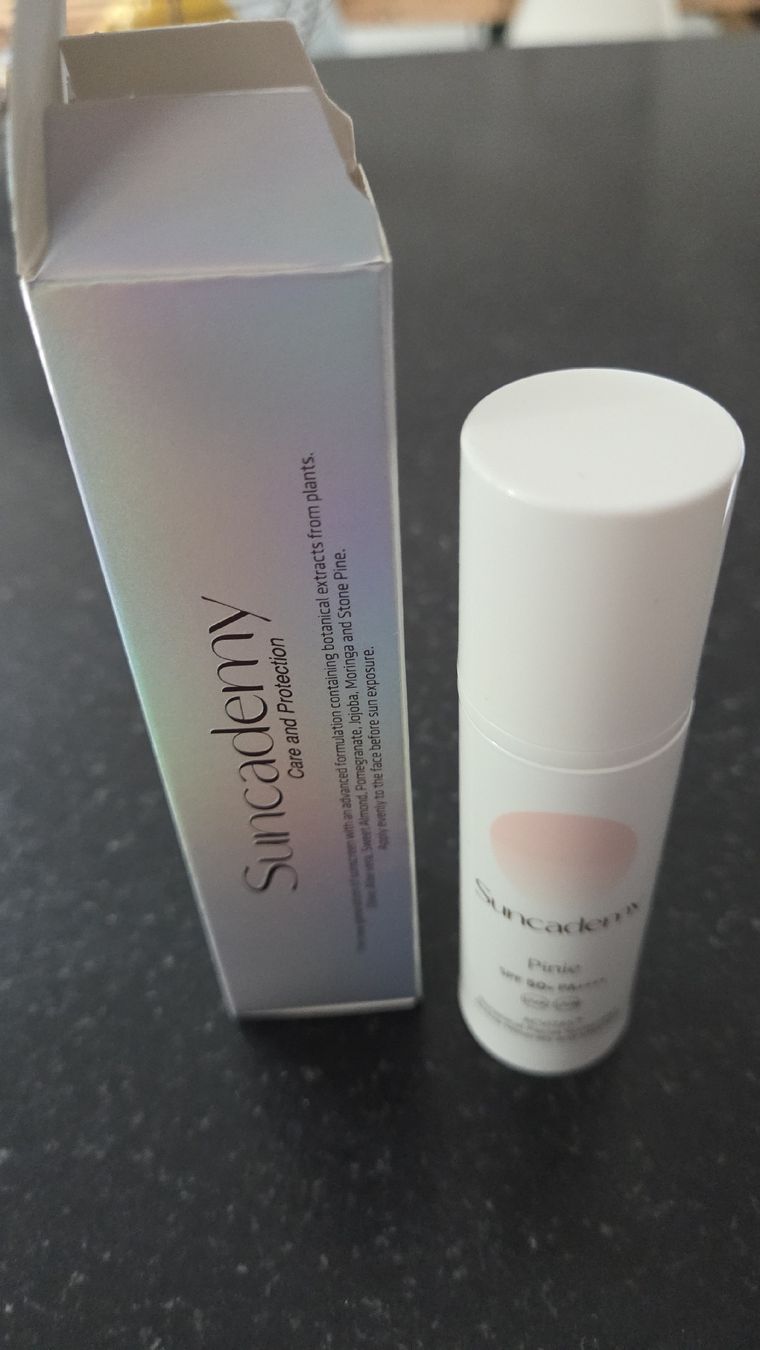 Cura del viso: Suncademy Pinie SPF 50+ Sonnenschutz – Nuovo e nell'imballaggio originale da Winterthur venduto da sandi99