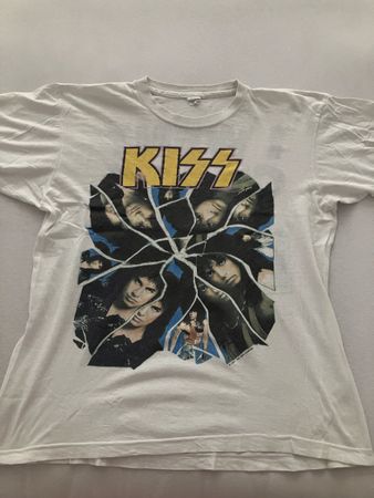 Kiss band shirt