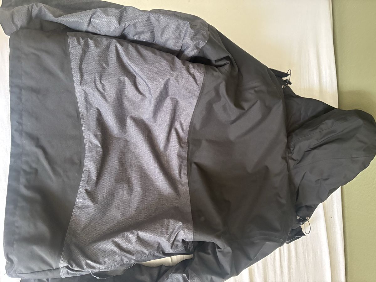 Decathlon Giacche: Decathlon Jacket black size S used condition – Usato da Zürich venduto da Sergio.BR 1