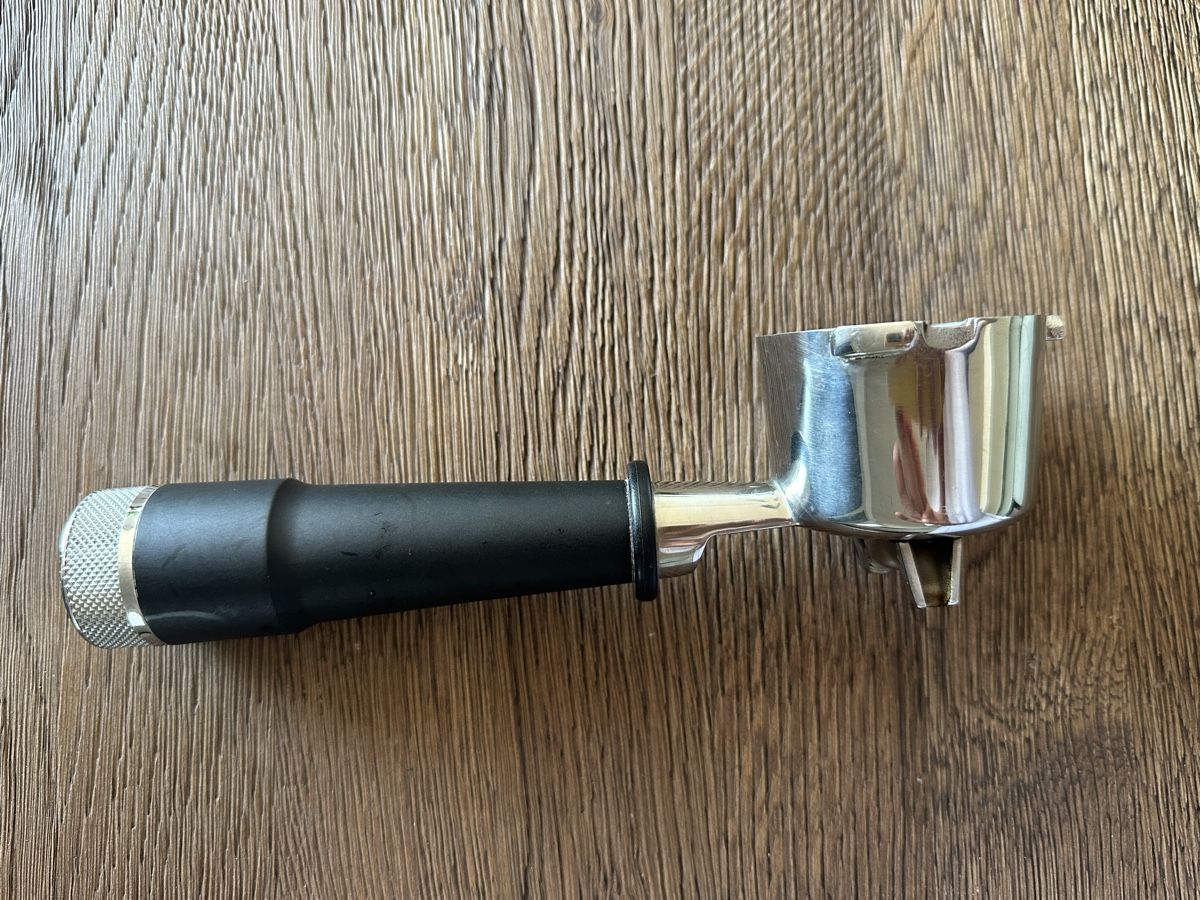 De'Longhi Kaffeemaschinen & Espressomaschinen: Siebträger mit zwei Einsätzen – Gebraucht aus Luzern von aaalliinne 1