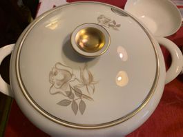 KPM porzellan Tafel set mit service 70 teile.