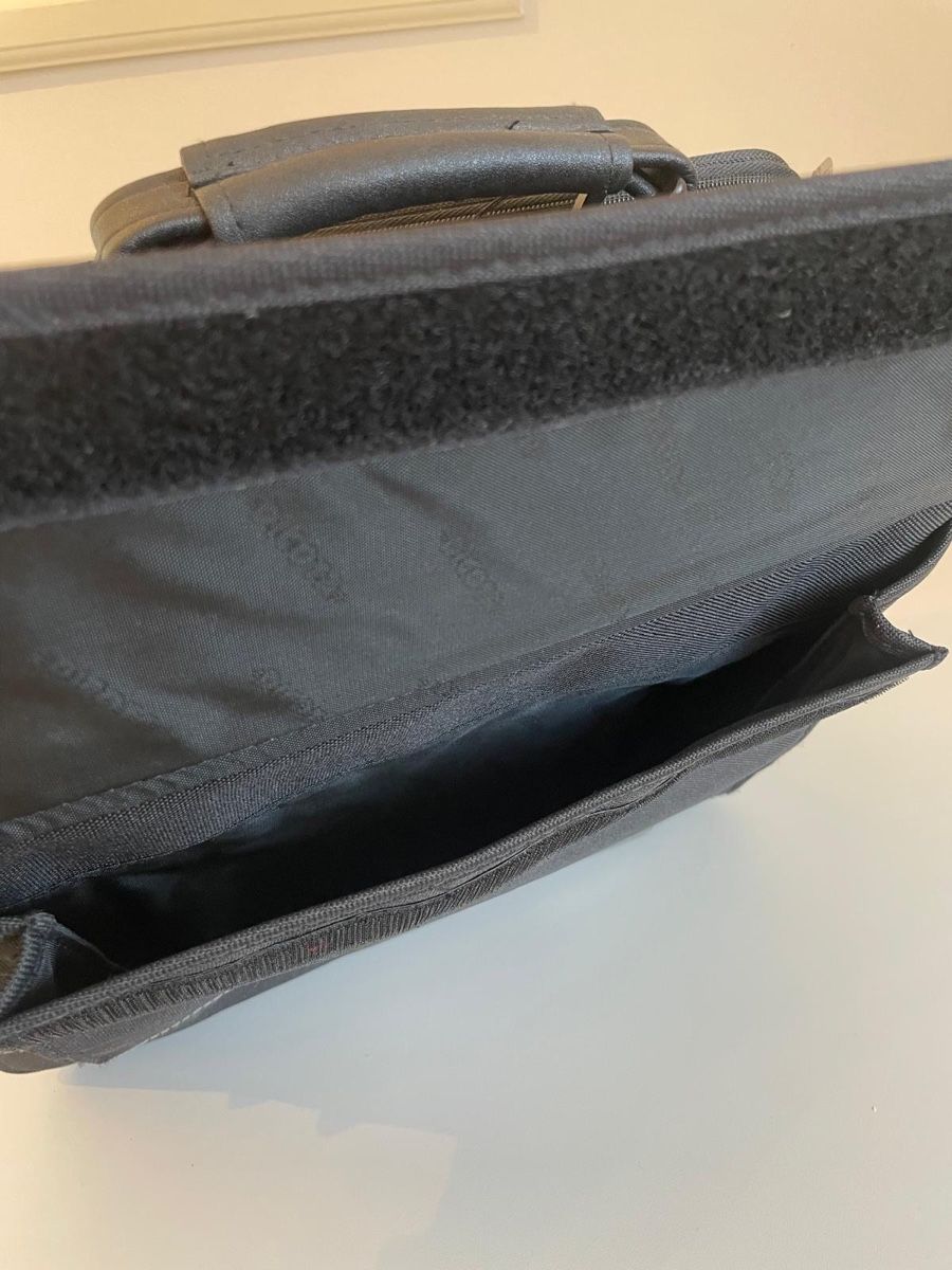 Borse: Schwarze Laptoptasche Dicota gepolstert – Usato da Basel venduto da Ch2005 9
