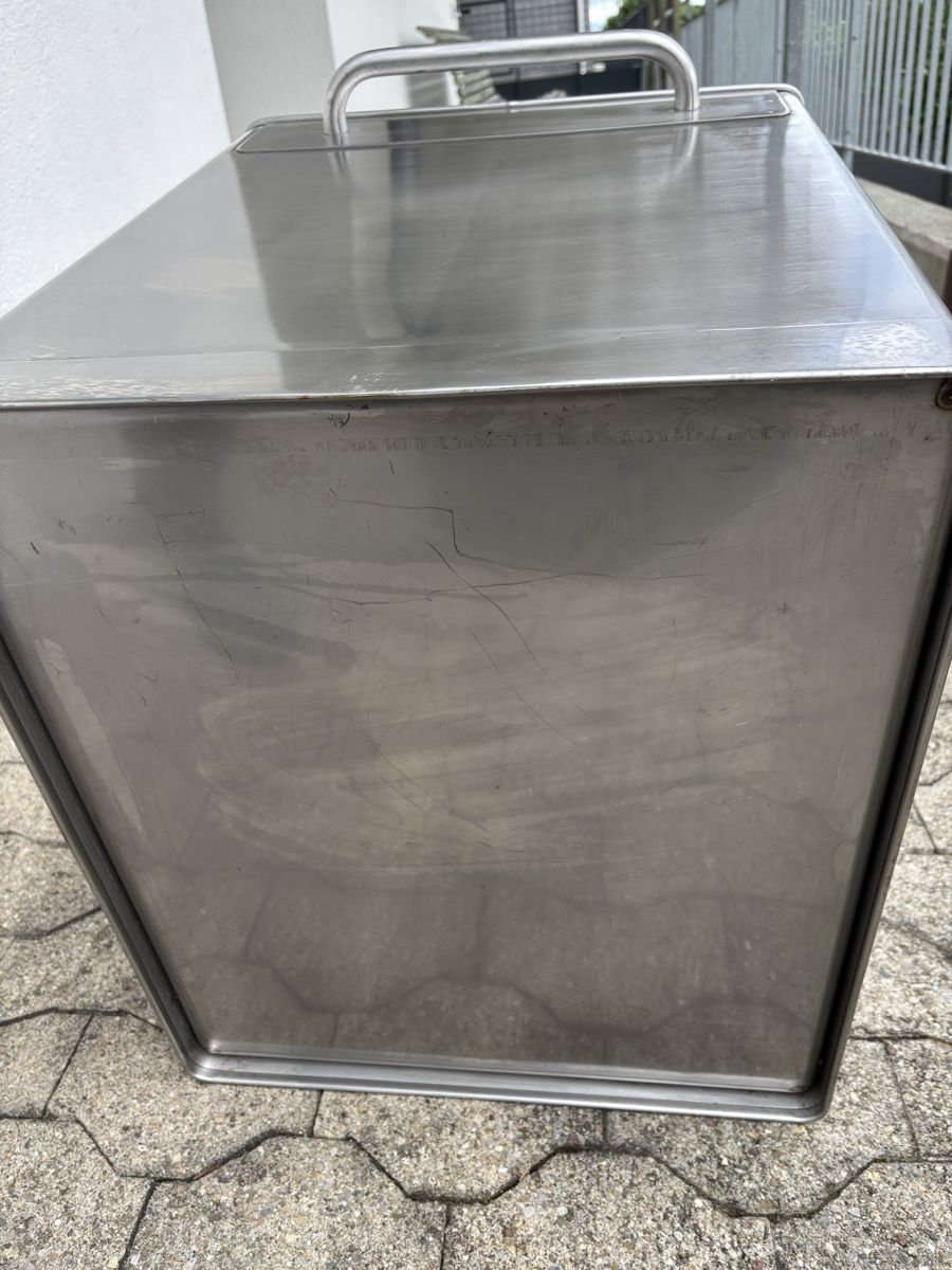 Contenitori edile: Edelstahlbehälter massiv ca.180 Liter – Usato da Büron venduto da Singer19 7