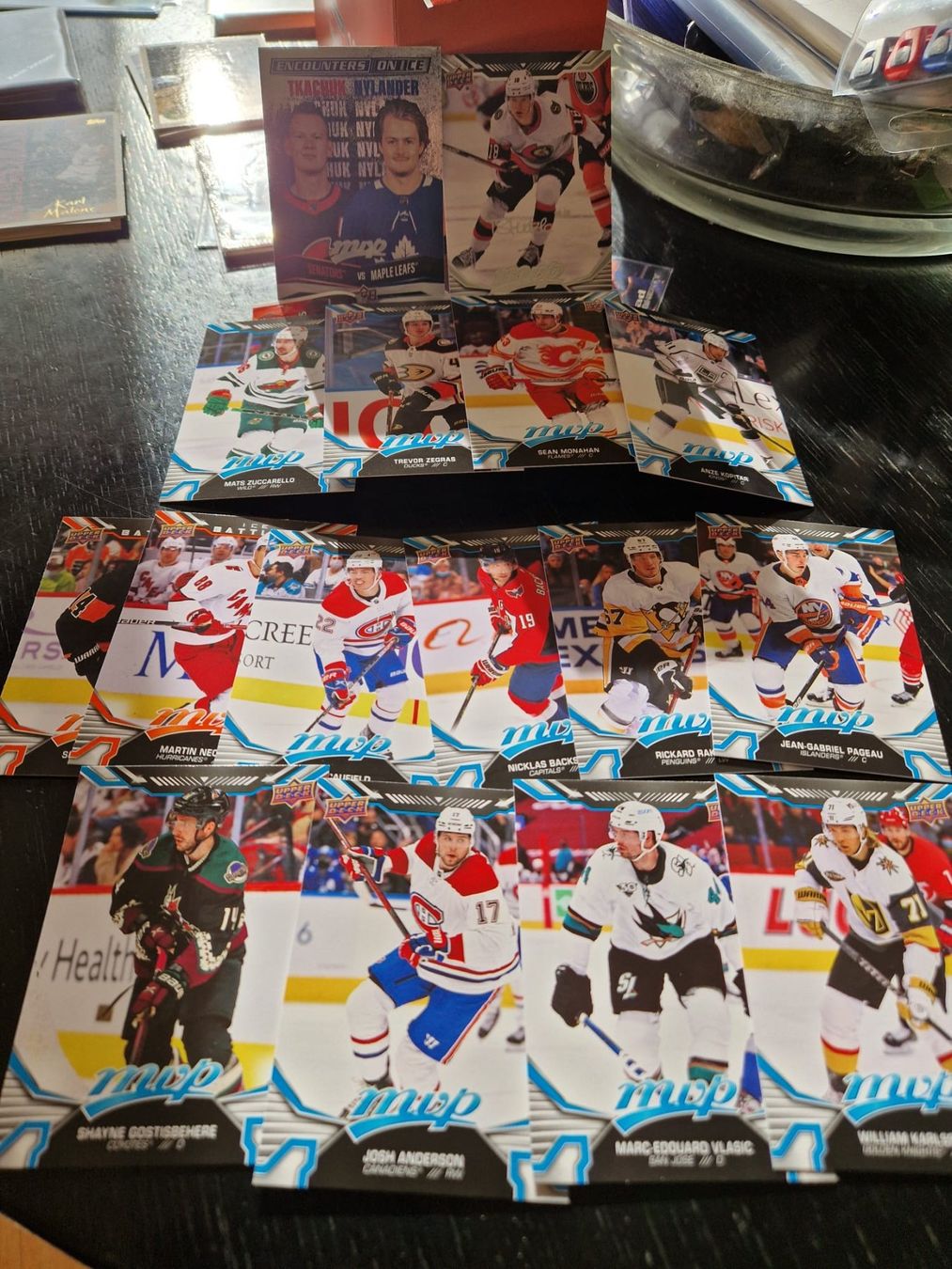 NHL Carte collezionabili: NHL Pack de cartes Upper Deck MVP 2022-2023 – Nuovo e nell'imballaggio originale da Lutry venduto da SwissBBCards 2