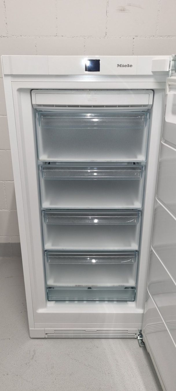 Miele Congelatori: Gefrierschrank Miele FN 22263 ws – Usato da Kaltacker venduto da Andy1969 7
