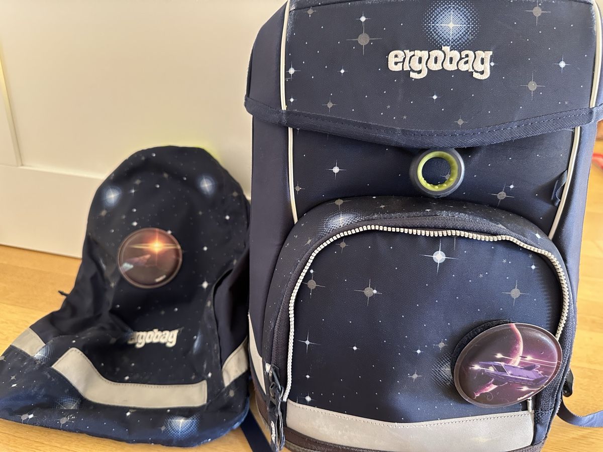 Ergobag Borse & Zaini: Ergobag school backpack (+ swimming bag and pencil case) – Nuovo (secondo la descrizione) da Küsnacht ZH venduto da SIL_y9fc