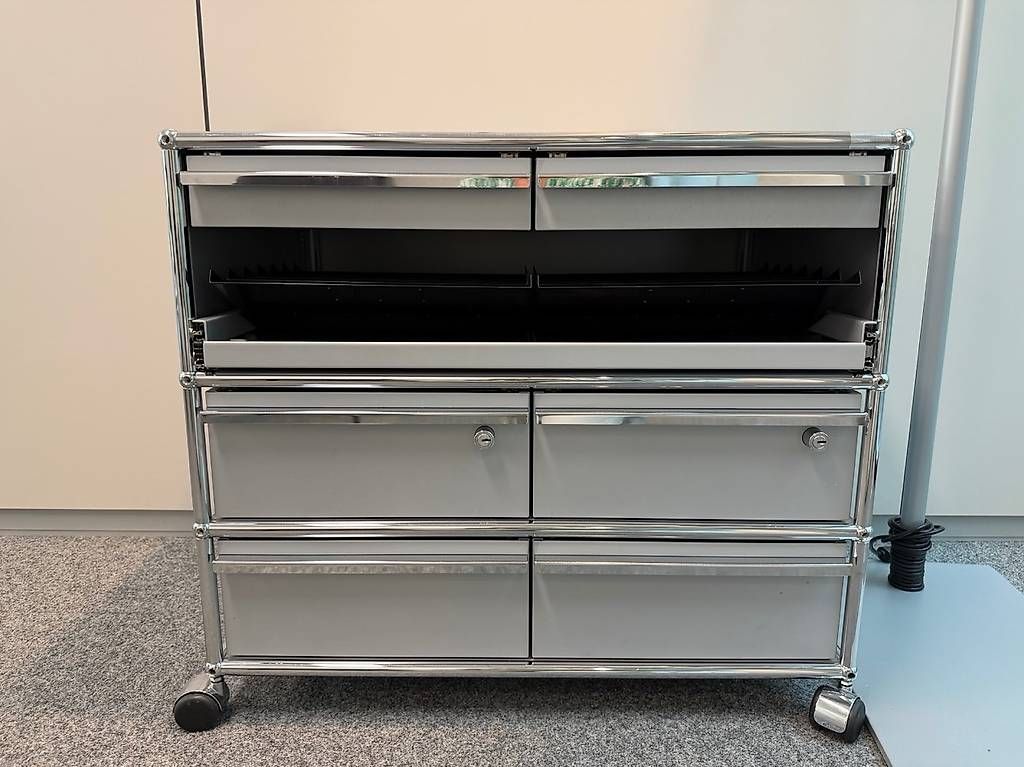 USM Cassettiere: USM - Meuble de rangement gris – Usato da Rolle venduto da nla_js68 3