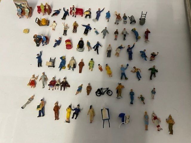 Preiser HO Figuren 60 stk. (Gebraucht) in Grenchen für CHF 39 – mit ...