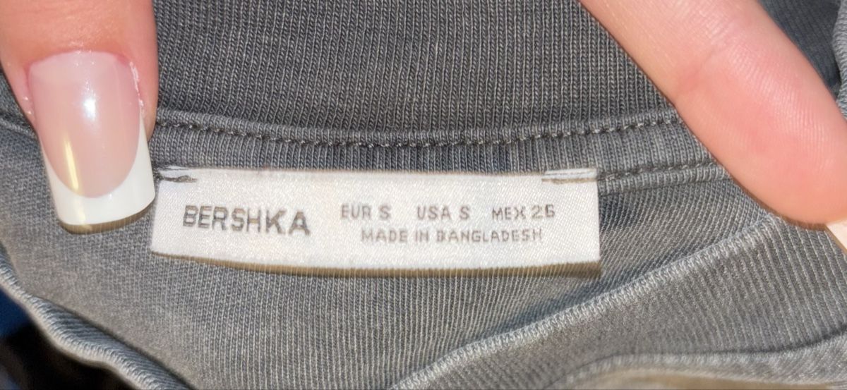 Bershka T-shirts: Langarmshirt / Longsleeve – Neuf (Voir description) à Hombrechtikon par nvm_qd56 2