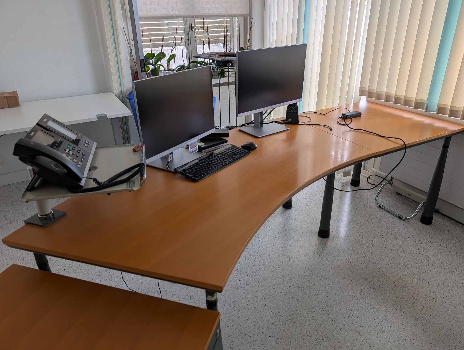 Lista Schreibtische: Bürotisch – Gebraucht aus Dottikon von pilzli7