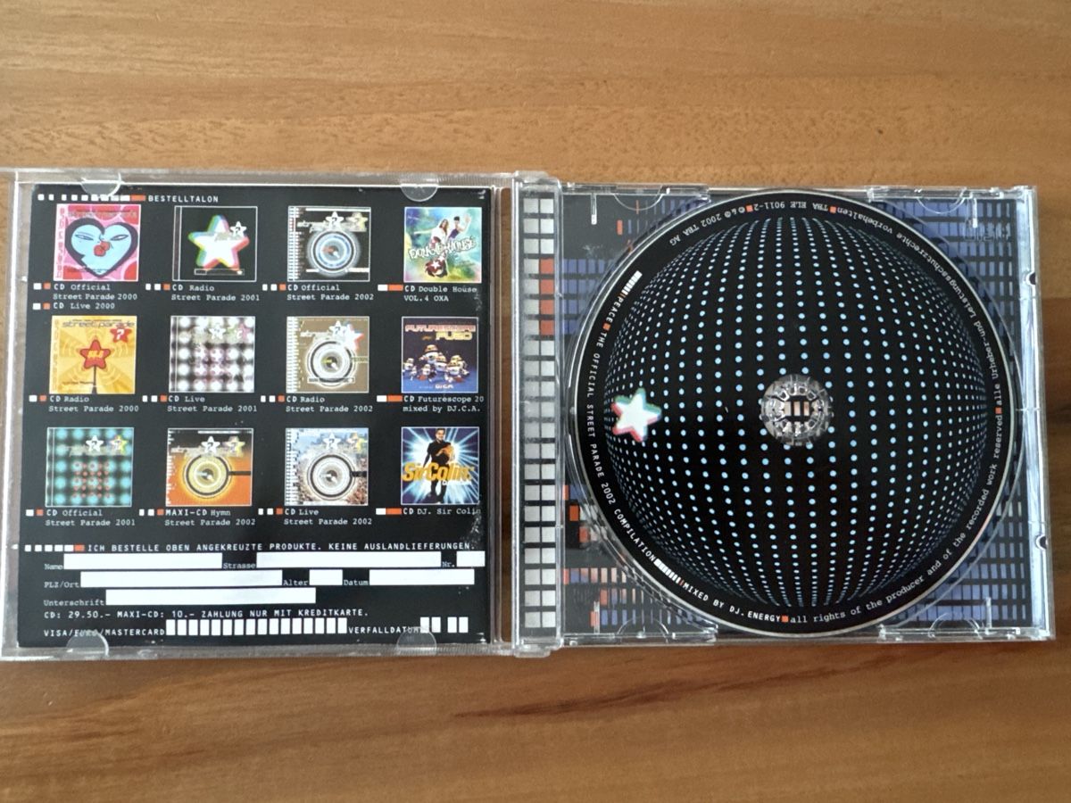 CDs: Street Parade 2002 Compilation CD       DJ Energy  – D'occasion à Zürich par Smarties13 1